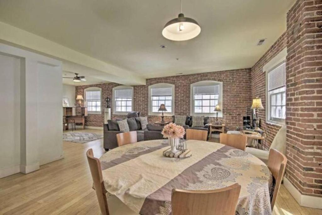 Harbor Executive Free Indoor Parking Apartment *