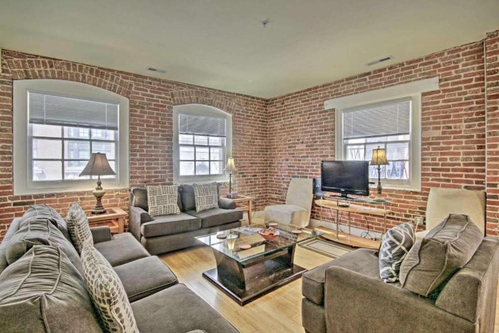 Harbor Executive Free Indoor Parking Apartment Baltimore